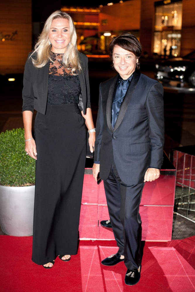 Рост галустяна михаила жены. Ростом женой был. Высокие знаменитости мужчины. Рози хантингтон и джейсон стэтхэм. Ростом женой был.