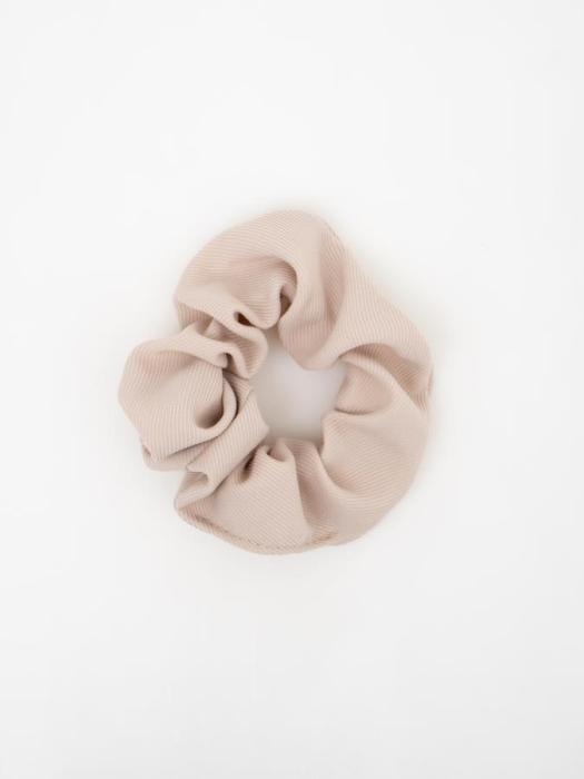 Резинка для волос кремовая. Прекрасное дополнение к Вашему образу 1 шт