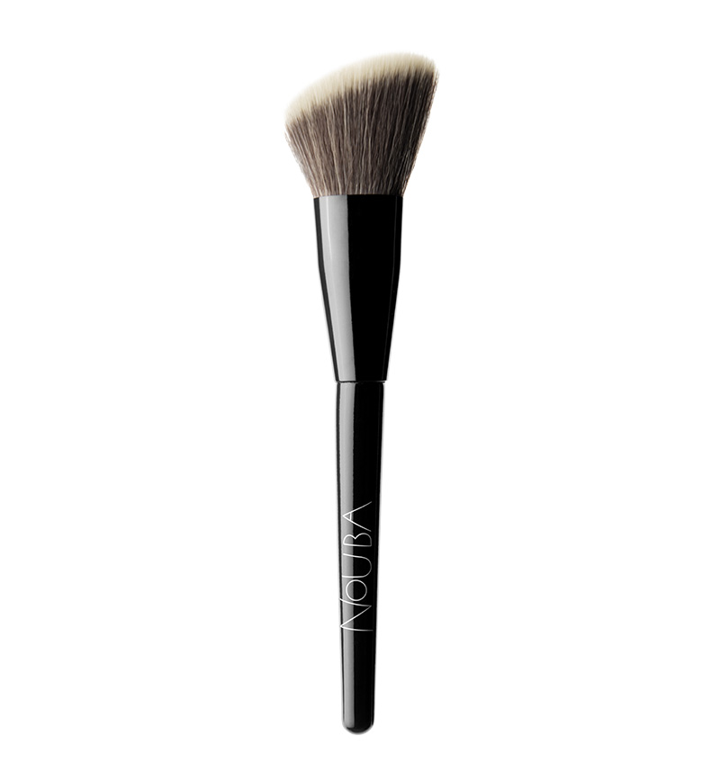 ANGLED BRUSH Кисть для лица